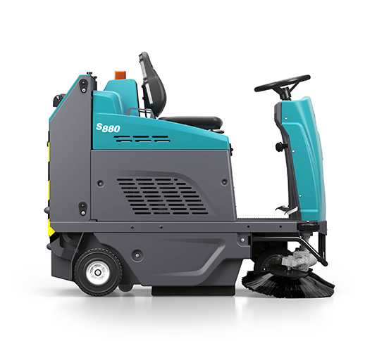 S880 Compact Battery Ride-On Sweeper alt 8